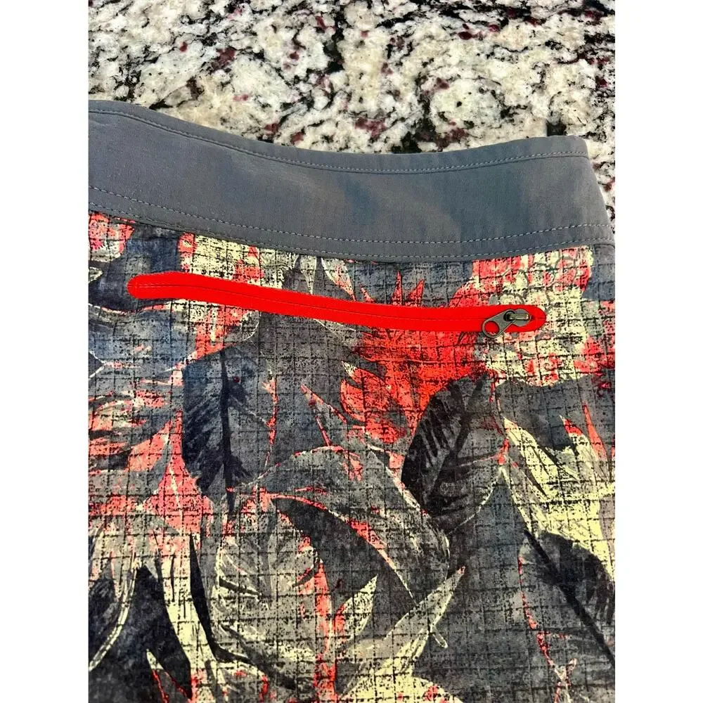 The North Face mens swim trunks shorts size 38 board shorts